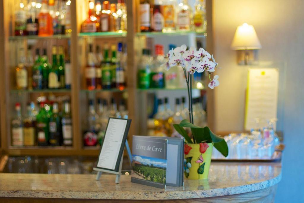 Logis Hotel Restaurant La Porte Des Cevennes Андюз Экстерьер фото